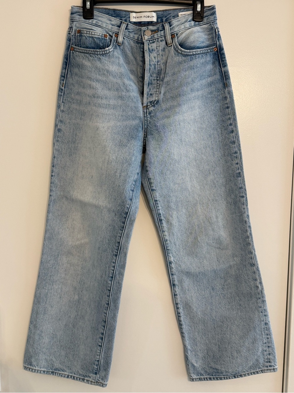 Aritzia Denim Forum, Farrah High Rise Wide Leg Jean, light wash, size 28L